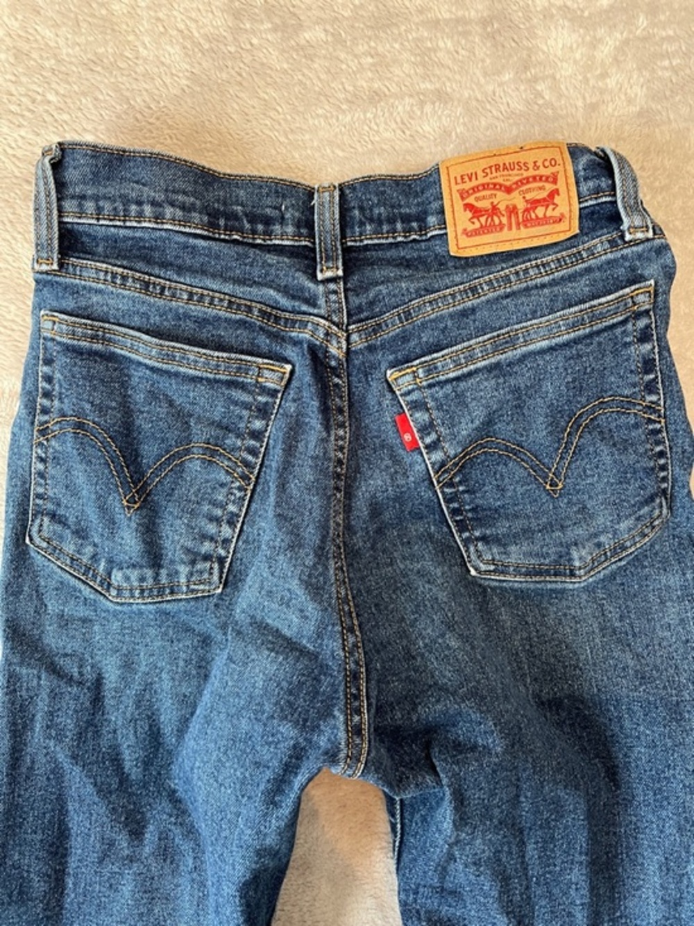 Levi's Women's Wedgie Straight Jeans 27 High Rise Dark Wash‎ Button Fly - Picture 4 of 12